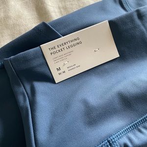 American eagle pocket leggings